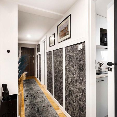 Charming Studio With Kitchen - Old Town, Main Station Krakow Dış mekan fotoğraf